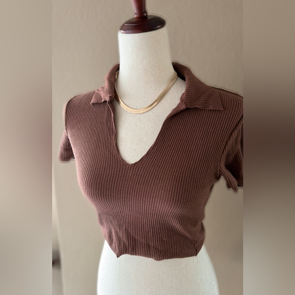 Brown collared crop ribbed stretchy top
